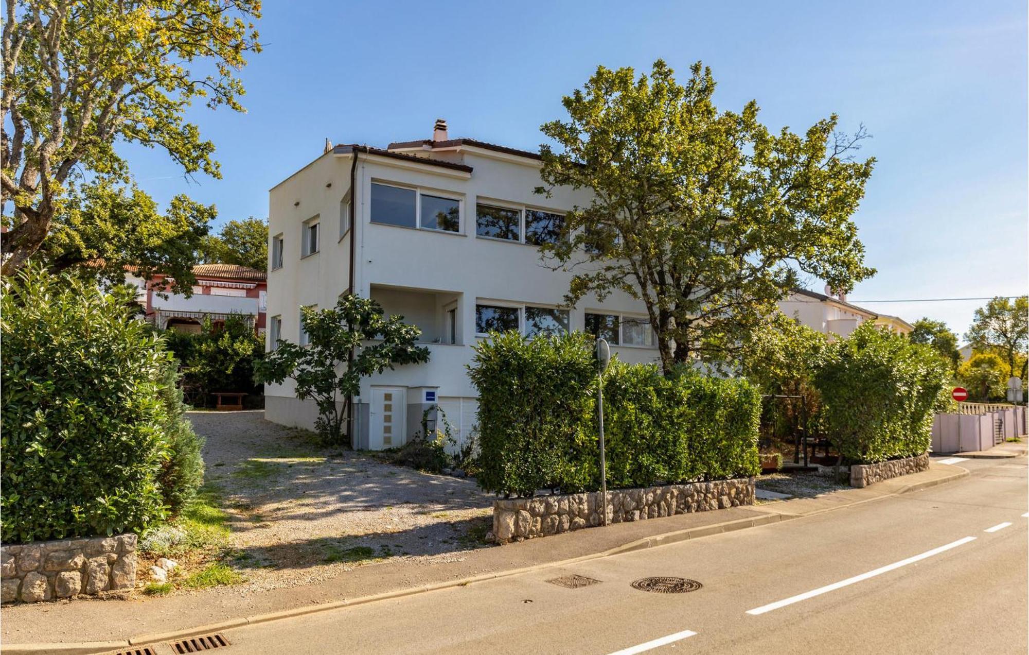 Amazing Apartment In Njivice With Kitchen 외부 사진