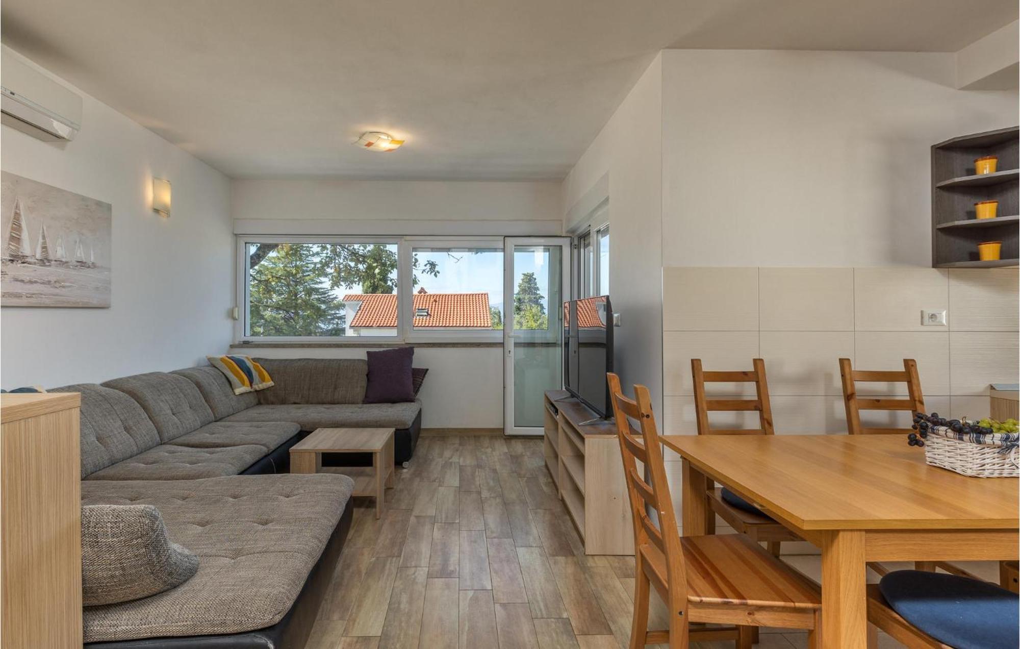 Amazing Apartment In Njivice With Kitchen 외부 사진